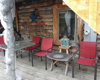 Tonsina Creek Whippers Lodge - Copper Center - Патіо