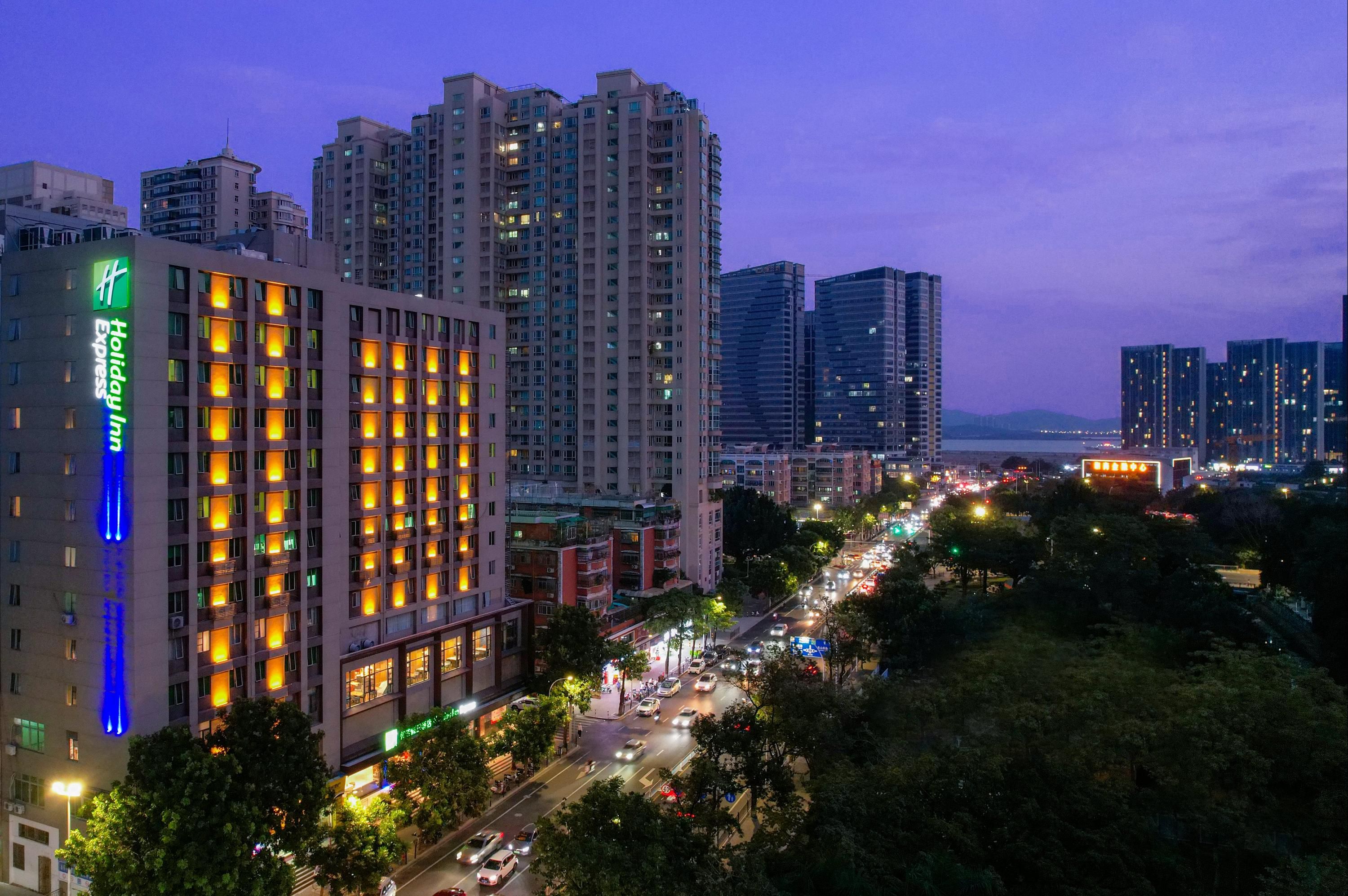 Holiday Inn Express Shantou City Center By IHG - Shantou - Edificio
