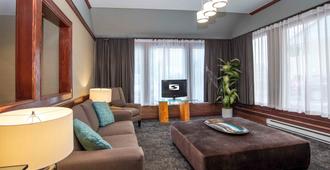 Sandman Hotel Terrace - Terrace - Living room