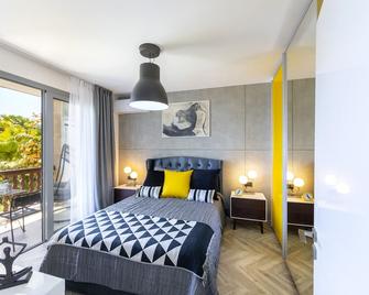 Urban Chic One-Bdr Apt 50m From The Beach - Germasogeia - Bedroom