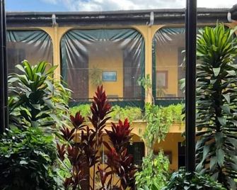 Hotel Spring - Ciudad de Guatemala - Vista del exterior