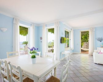 Villa Rita Apartments - Massa Lubrense - Comedor