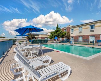 Comfort Inn Red Oak - Red Oak - Piscina