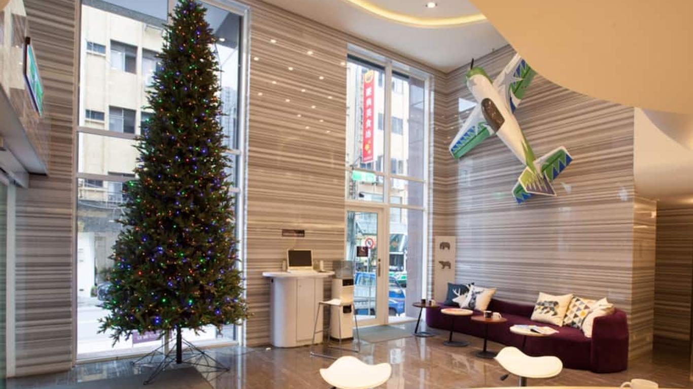 يا-نولد هوت سبرينج هوتل