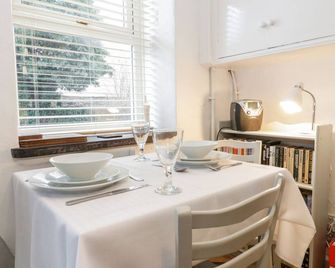 Fishermans Cottage, Pet Friendly, Country Holiday Cottage In Conwy - Conwy - Salle à manger