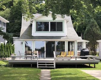 Spectacular Michigan Cottage on All Sports Paw Paw Lake - Watervliet - Edificio