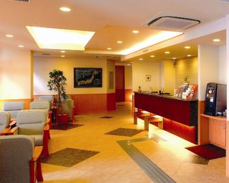 Hotel Route-Inn Niigata Kencho-minami - Niigata - Receptionist