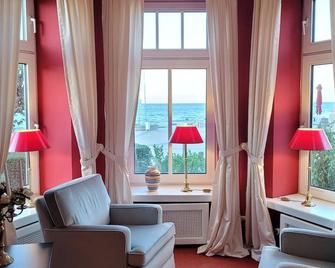 Np Hotel Schweriner Hof - Kuehlungsborn - סלון