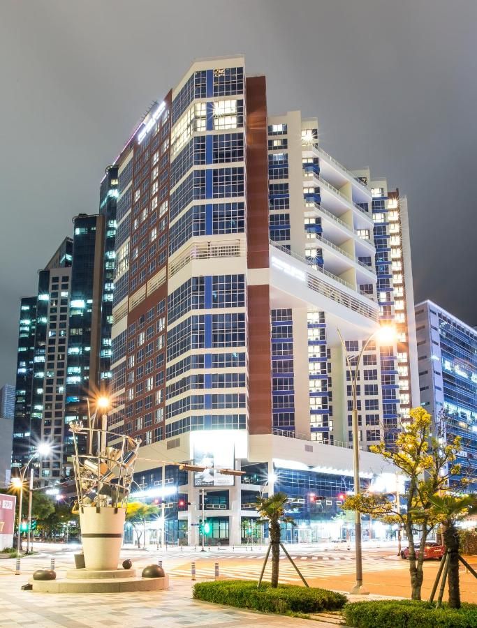 Centum Premier Hotel thumbnail 3