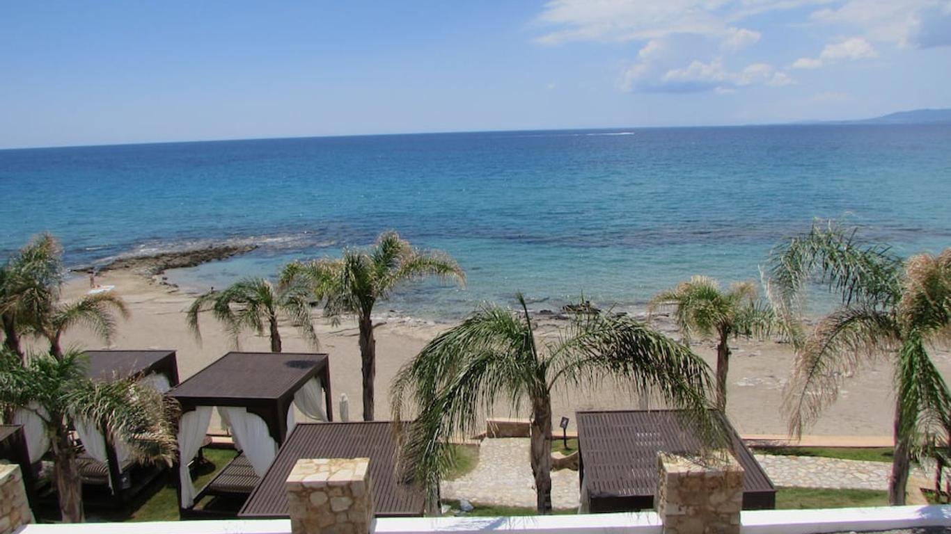 Coralli Apartments And Studios