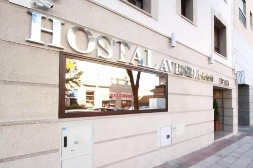 Hostal Avenida Barajas - מדריד - בניין
