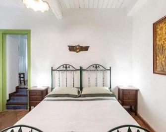 Case Saponara - Cefalù - Yatak Odası