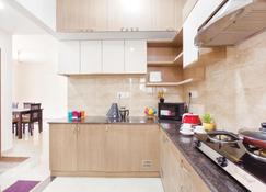 Kolam Serviced Apartments - Adyar. - Madrás - Cocina