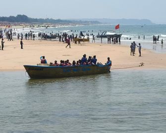 Shellys Hideout Inn - Calangute - Beach