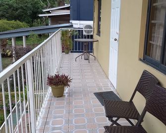 Shalom Guest House - Puerto España - Balcón