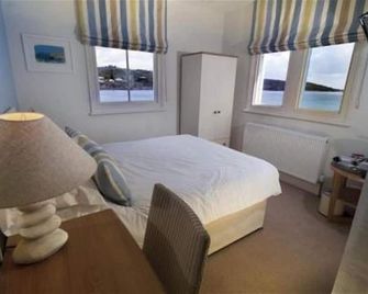 The Paris Hotel - Helston - Bedroom