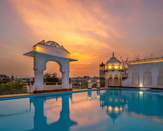 Rajasthan Palace - A Heritage Boutique Hotel in Jaipur - Jaipur - Piscina