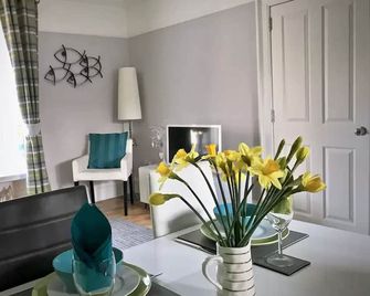 Fab Location - Central Yet Only 80 M From Sea - Stonehaven - Wohnzimmer