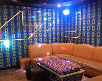 بريستين هوتل - مانيلا - ردهة