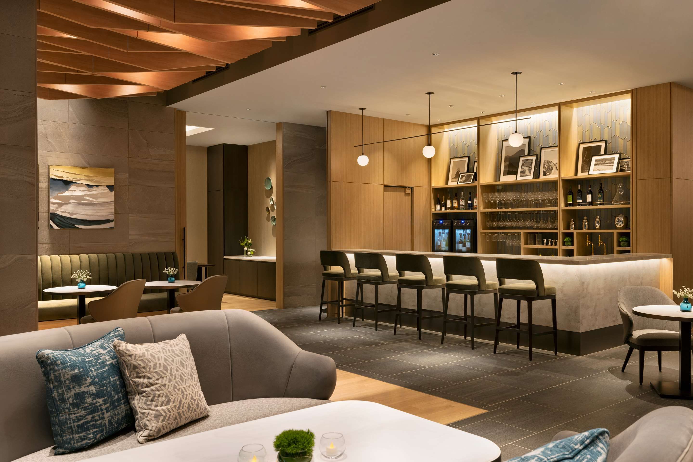 DoubleTree by Hilton Toyama - טויאמה - טרקלין