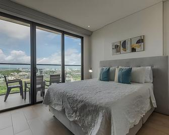 Stunning Sea View and Historic Center 20th FL/ 2BR - Cartagena - Bedroom