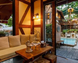 Le Charcoa Hotel - Chiang Mai - Patio