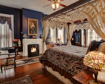Mcmillan Inn - Savannah - Bedroom