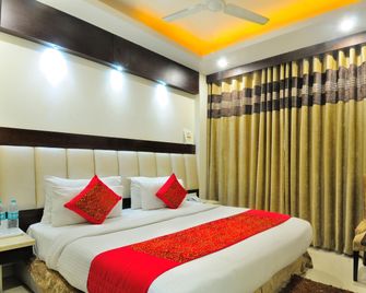 Hotel Sai Miracle @ Paharganj - New Delhi - Bedroom