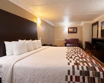 Red Roof Inn & Suites Houston- Hobby Airport - Houston