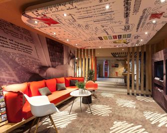 Ibis Cherbourg la Glacerie - Cherburgo - Lounge