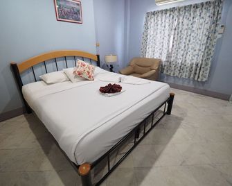 Luxury Hotel - Kanchanaburi - Bedroom