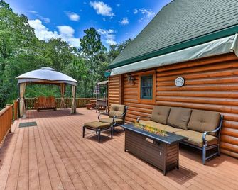 Booking Summer Nature Cabin & Bunkroom-Hot Tub, Grill, Fire Pit - Homosassa - Balcony