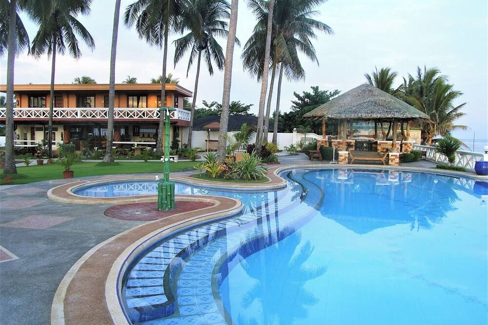 Punta Riviera Resort