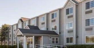 Microtel Inn & Suites by Wyndham Anchorage Airport - Anchorage