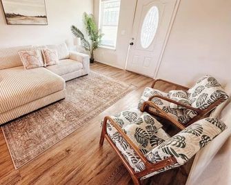 Country Getaway - 20 min to Dallas - Sunset views - Forney - Sala de estar