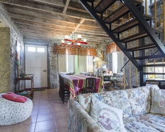 Casa dos Platanos-Family Home - Sete Cidades - Living room