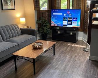 3 Bedroom in the Short North Columbus - Columbus - Living room