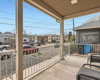 Modern Jefferson Park Duplex! Minutes to Downtown, Aquarium, Lohi and Highlands - Denver
