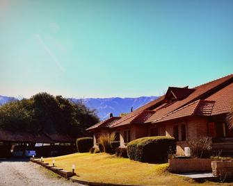 Hotel Villa de Merlo - וילה דה מרלו - בניין