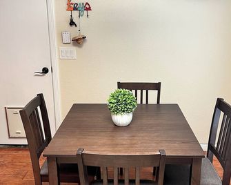 3-bedroom house in perfect Sacramento with AC - Sacramento - Sala de jantar