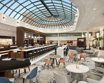 Hilton Long Island Huntington - Melville - Lobby