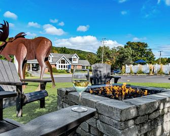 Top Notch Inn - Gorham - Binnenhof