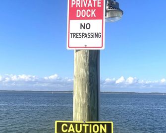 Soundside Holiday Beach Resort - Pensacola Beach