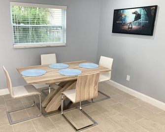 Poolside Palms - North Palm Beach - Comedor