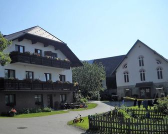 Vacation apartment Zirbitz - Naturparkbauernhof Sperl - Mariahof - Building