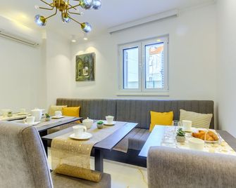 Irini Luxury Rooms - 斯普利特 - 餐廳