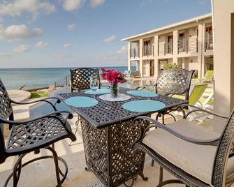 Seven Mile View #3A: Oceanfront Studio w/Pool - West Bay - Balcony