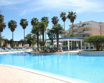 Easy4Stay by Beach Resort - Portimão - Piscina
