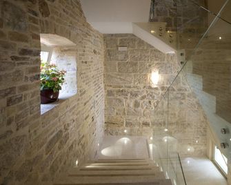 Aspalathos Residence - Split - Escaleras