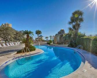 Front Beach Oasis: Seconds from the sand! - Laguna Beach - Piscina